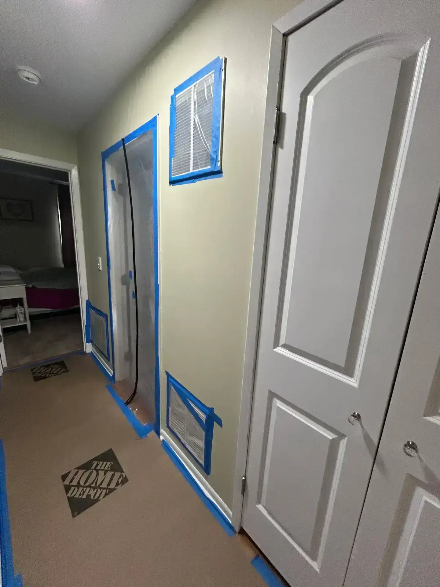 Black Mold in Bathroom Walls -Mold Removal